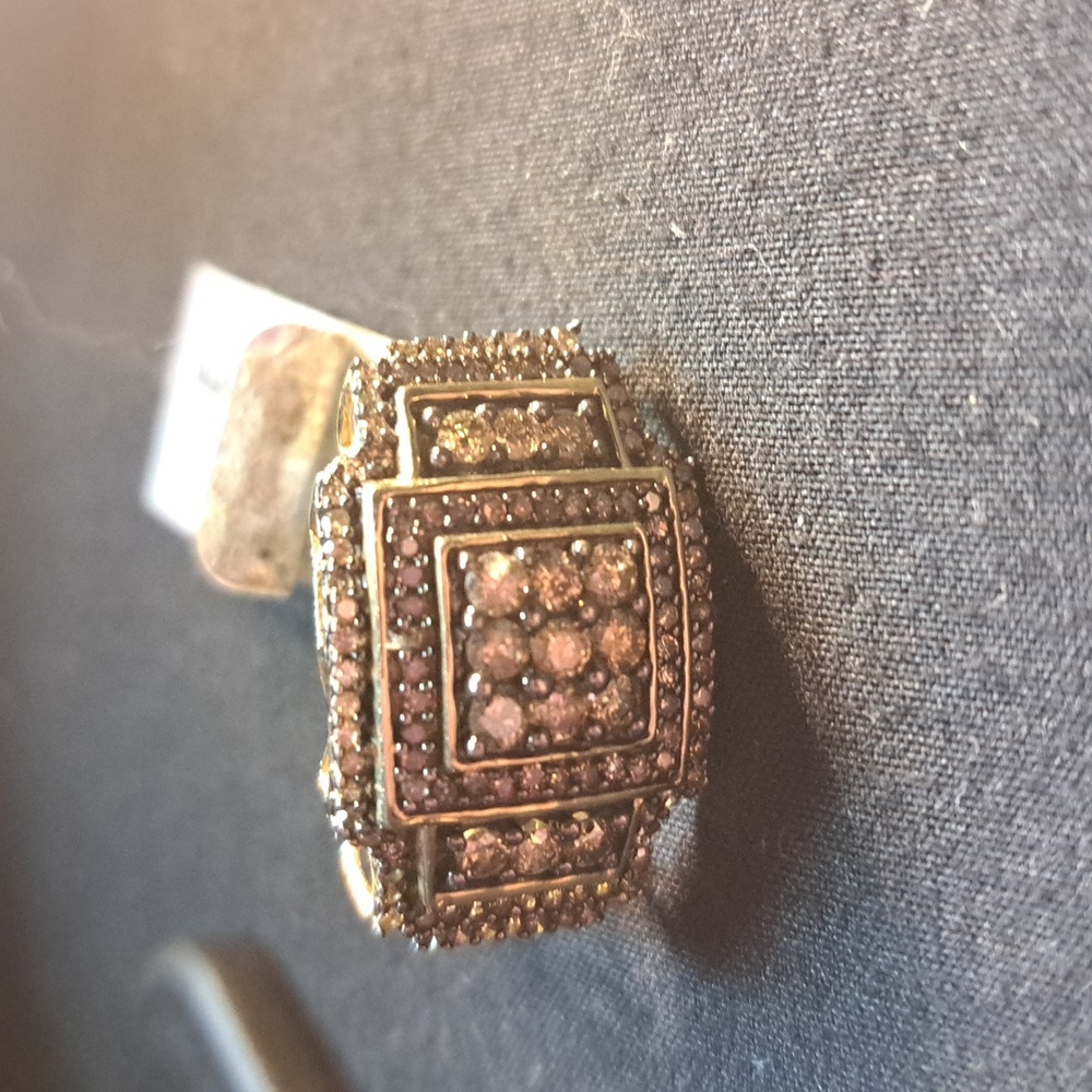 Elegant Champaign Diamond Gold Ring - Picture 2 of 4